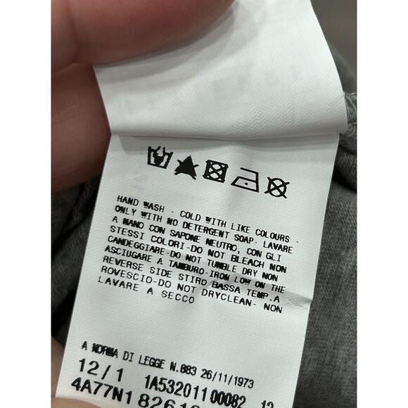 NWT FIORUCCI Gray Naomi Campbell Printed Graphic T-Shirt Cap Sleeve Size Large - Picture 9 of 9